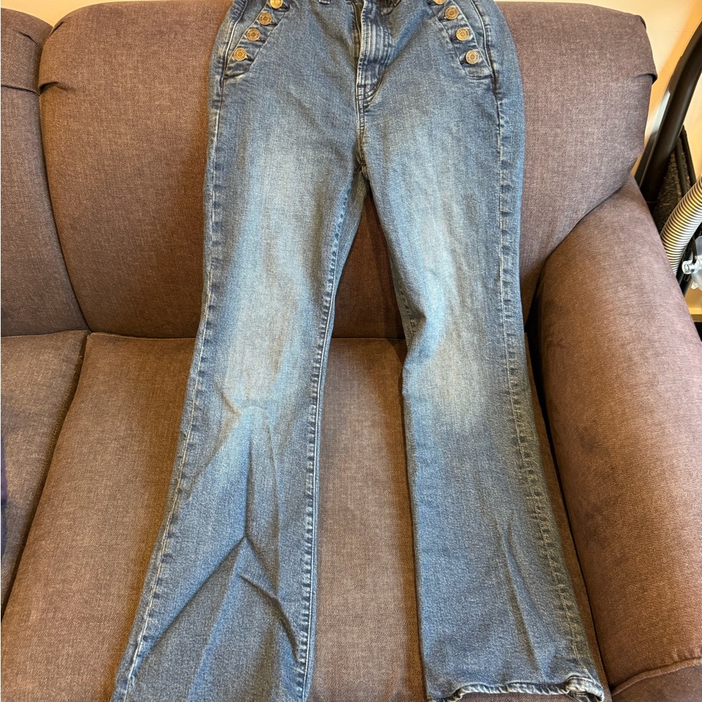 Classic High-Waist Blue Denim Jeans with Button Detail